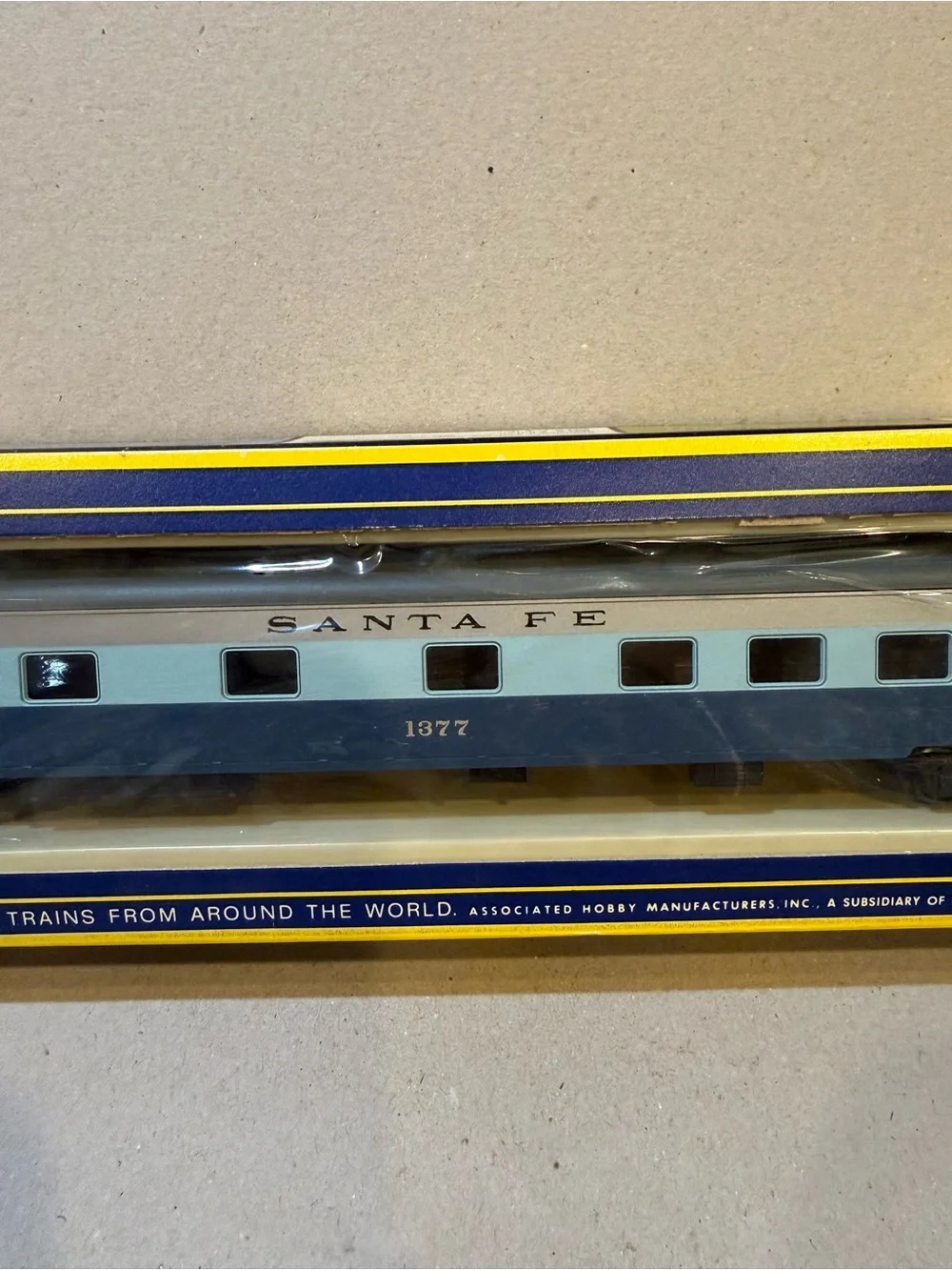 AHM 1930 Sleeper 85 Ft HO Scale #6401- BG Santa Fe #1377 New in Box
